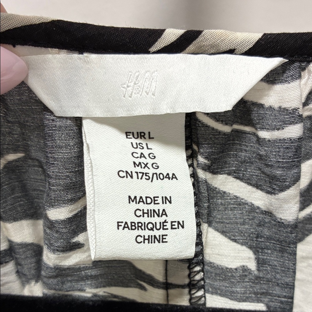 H&M Balloon Sleeve Oversized Zebra Print Flowy Dress - Picture 7 of 9